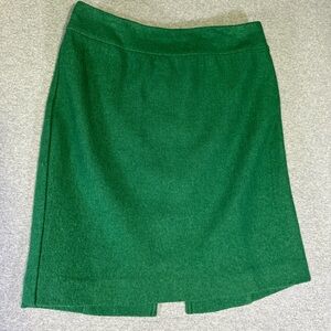 Banana Republic Size 4 Wool Blend  skirt above knee zip in back SKU 003